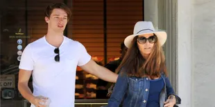 Pacari Miley Cyrus, Patrick Schwarzenegger Tak Direstui Ibunya