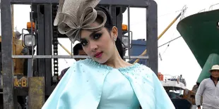 Pajang Santunan Ramadan Untuk 2500 Anak, Syahrini Dituding Pamer