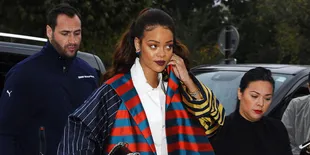 Paka Baju Dada Transparan, Rihanna Siksa Sadis Korbannya