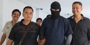 Pakai Baju Tahanan dan Wajah Ditutup, Jupiter Fortissimo ke BNN