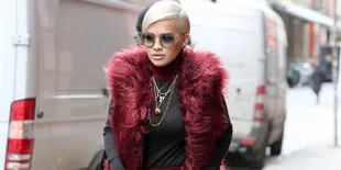 Pakai Baju Transparan, Area Intim Rita Ora Tertangkap Kamera