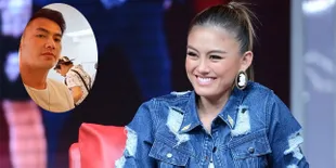 Pakai Cincin di Jari Manis, Agnes Monica &#38; Wijin Sudah Tunangan?