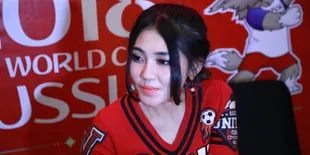 Pakai Jas di Indonesian Choice Awards 2018, Via Vallen Beberkan Proses Memilihnya!