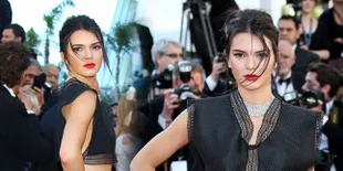 Pakai Kalung Sama, Kendall Jenner Dekat Dengan Pembalap F1 Kaya?