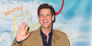 Pamer Foto Selfie Saat Paskah, Jim Carrey Nyaris Tak Dikenali