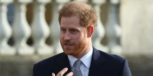 Pangeran Harry Ketahuan Belanja Sendirian, Tanpa Bodyguard &#38; Pakai Baju Sederhana Bak Orang Biasa