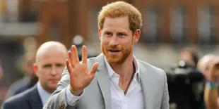 Chelsy Davy Mantan Pangeran Harry Sempat Nangis Sebelum Royal Wedding