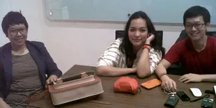 Para Pendukung 'DEMI UCOK' Kunjungi KapanLagi.com®!