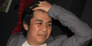 Parah! Makam Olga Syahputra Dijadikan Tempat Foto Selfie