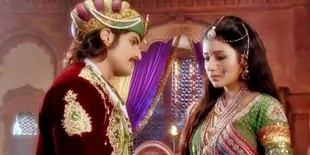 Paridhi Sharma Tolak Adegan Ciuman Bibir Dengan Rajat Tokas