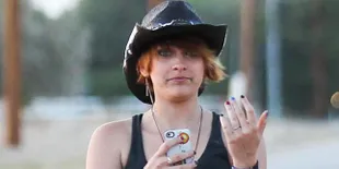 Paris Jackson Ditolak Pusat Rehabilitasi