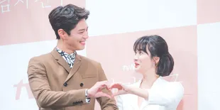 Park Bo Gum Pamerkan Aegyo Super Cute pada Song Hye Kyo, Penggemar Gemas