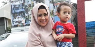 Pasca Cerai, Anak Shinta Tanjung Pertanyakan Ustaz Zacky Mirza