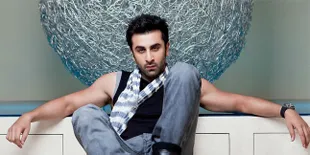 Pasca Diisukan Putus, Ranbir Kapoor Pesta Dengan Gadis Misterius