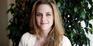 Patah Hati, Kristen Stewart Tenangkan Diri di Paris