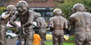 Tertawa Bersama Patung di Kanada Ini, Yuk!