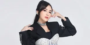 Pedangdut Ucie Sucita Foto Pakai Gaun Pengantin, Sudah Menikah?