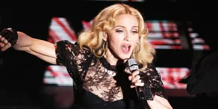 Pelajari Al Quran, Madonna Putuskan Masuk Islam?