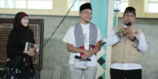 Pelan-Pelan Ajarkan Agama Pada Anak, Arie Untung Punya Cara Tersendiri