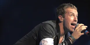 'Pelukan' Chris Martin Bikin Wanita-Wanita Hollywood Tak Berkutik