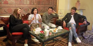 Pemain Film KARTINI Menikmati &#8220;Afternoon Tea&#8221; di The Sultan Hotel