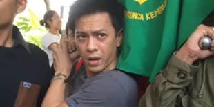 Pemakaman Ayah Ariel NOAH, Warga Sekitar Seakan Dapat 'Hiburan'