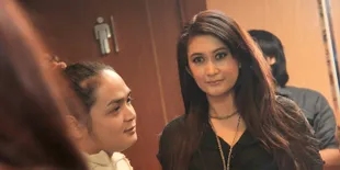 Pemberitaan Suami Bikin Nama Nafa Urbach Tercoreng