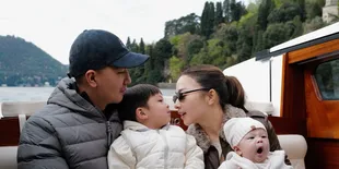 Pemotretan Nikita Willy Bareng Indra Priawan dan 2 Anaknya, Kompak Banget