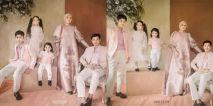 Pemotretan Terbaru Keluarga Sonny Septian dan Fairuz A Rafiq, Tampil Kompak dengan Busana Senada