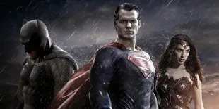 Penampakan Cukup Lengkap Batcave Terbaru Milik Batman, Keren!