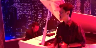 Penampilan Nyanyi Perdana Arya Wiguna