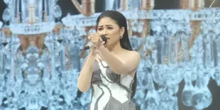 Penampilan Sempurna! Ayu Sukses Bikin Ivan Gunawan Standing Ovation untuk Pertama Kalinya di Ajang Rising Star Dangdut