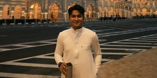 Pendakwah Kadam Sidik Unggah Foto Latar Biru, Sinyal Pernikahan Dekat?