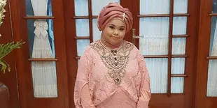 Pendem Dirinya Sendiri di Tumpukan Pasir, Kekeyi Minta Tolong Pangeran Berkuda