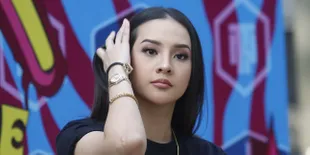 Pengakuan Anya Geraldine Pertama Kali Salat Subuh di Masjid, Hati Sedang Gundah