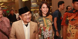 Penuh Duka, Bunga Citra Lestari Sampaikan Salam Terakhir ke Mendiang BJ Habibie