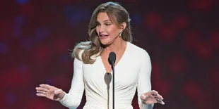 Penuh Haru! Pidato Caitlyn Jenner Tentang LGBT Yang Pukau Dunia
