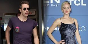 Penuh Penyesalan, Chris Martin Kembali Datangi Jennifer Lawrence