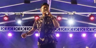 Penyanyi Senior Obbie Mesakh Sukses Hibur Warga Bangka