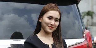 Penyebaran Virus Corona Semakin Cepat, Ayu Ting Ting Tunda Konser di Senayan