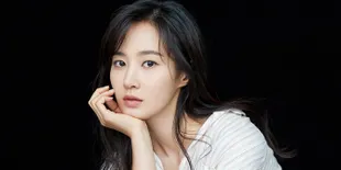 Perankan Constance, Yuri Girls Generation Bergabung dengan Pertunjukan Teater 'L'ETUDIANTE ET M.HENRY'!