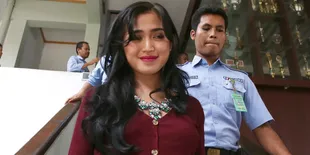 Perceraian Jedar Dianggap Settingan Untuk Promo Buku Baru?