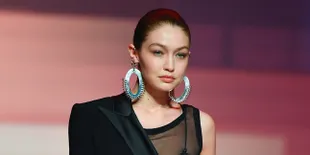 Perdana! Gigi Hadid Pamer Baby Bump Kehamilan Pertama Anak dari Zayn Malik