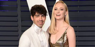 Perdana! Joe Jonas &#38; Sophie Turner Akhirnya Pamer Foto Pernikahan