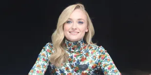 Perdana! Sophie Turner Akhirnya Perlihatkan Baby Bump yang Sudah Besar di Depan Umum