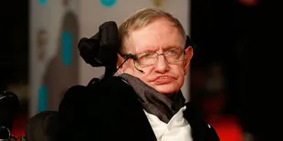 Peringatan Stephen Hawking Pada Dunia Mengenai Kecerdasan Buatan
