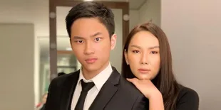 Peringati Hari Ibu, Kalina Ocktaranny Unggah Foto-Foto Kenangan Bersama Azka Corbuzier