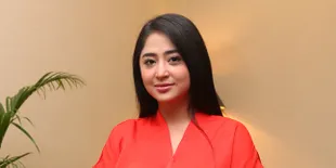 Perkara Uang, Dewi Perssik Ngamuk ke Keponakan dan Kakak di IG