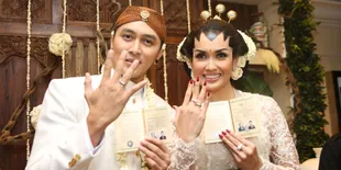 Perkawinan Tanpa Resepsi Demian - Sara Wijayanto, Alasannya?