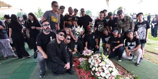 Permintaan Ricky Siahaan 10 Tahun Terpenuhi, Lagu The Smashing Pumpkins Iringi Pemakamannya